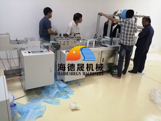 越南客戶口罩機工作現場