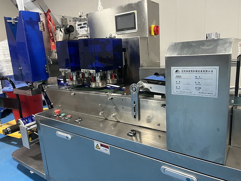 濕巾機(jī)客戶現(xiàn)場(chǎng)