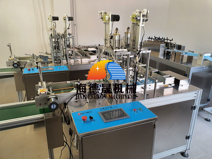 新加坡客戶口罩機(jī)工作現(xiàn)場